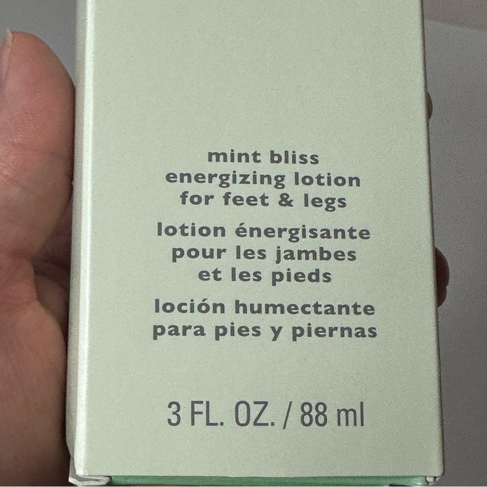 Mary Kay Mint Bliss Energizing Lotion for Feet & Legs 3oz with Gift Bag NEW - Picture 5 of 6
